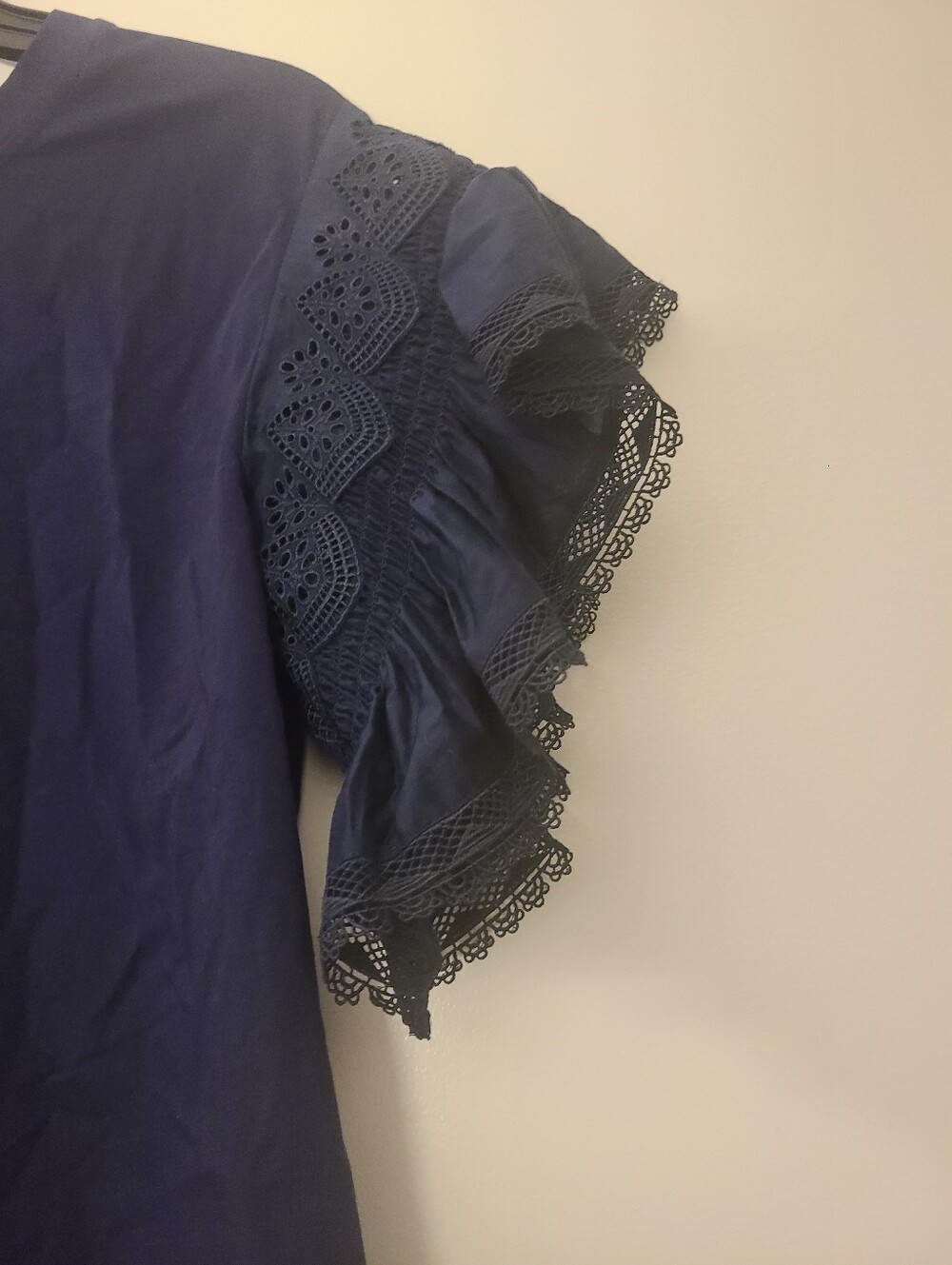 Kobi Halperin Navy Lace Flutter Sleeve Top Womens Size Small - Picture 2 of 4